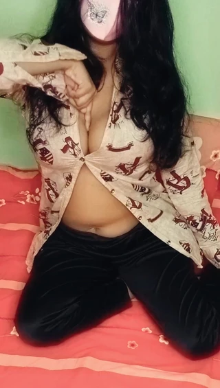 Ena: Beautiful Indian Girl Masturbates Her Tight Wet Pussy While No...