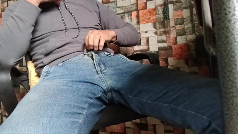 Hornyboy2058: Ragazzo geme ad alta voce mentre viene accarezzato - sessione di...