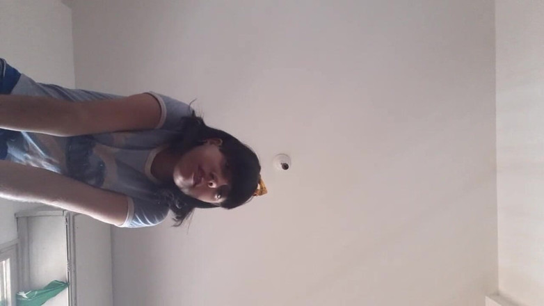 ViviBush: Bratty teen giantess ném một giận dữ