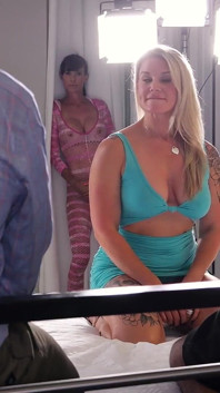 Kåt het fru pratar om att vilja ha 5 creampies från 5 BBC: s