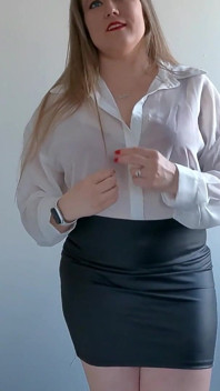 Dem Heavy Hittas Was a Big Surprise for This Blonde Hotwife