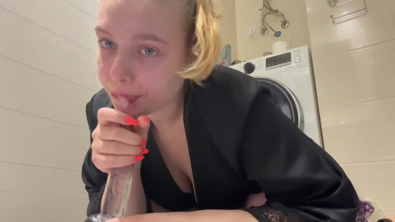 JuiceLussie: Tükürük ve zıplayan memelerle derinden sikiş