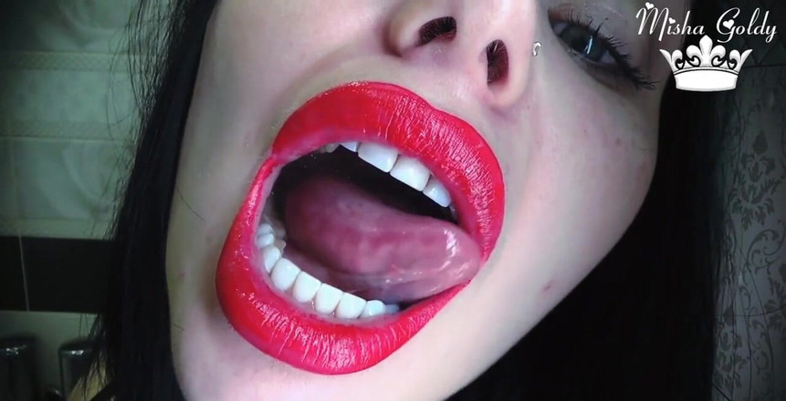 Goddess Misha Goldy: Ești sclavul uriașelor crude! Mmm Tu arăți ca atât de...