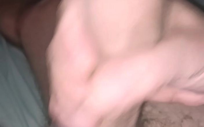 sexytoyboy: असली शौकिया घर का बना बिस्तर झटका-बंद: बिना कटे बड़ा वीर्य विस्फोट
