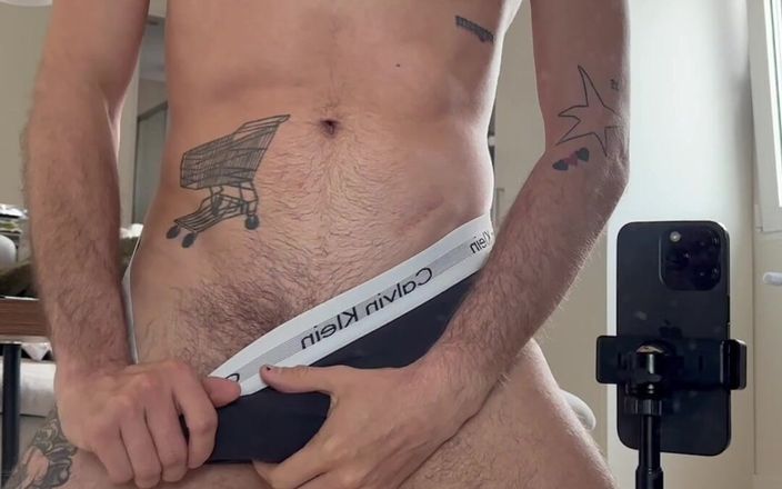 Harry_Jen: Harry_jen |同性恋恋物癖男人在内衣射精