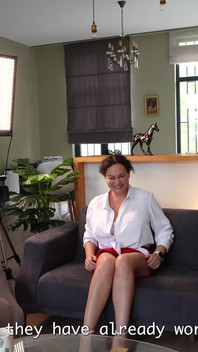 Oksana Katysheva mengungkapkan detail kehidupan intimnya dalam sebuah wawancara! di depan suami cuckold Anda!