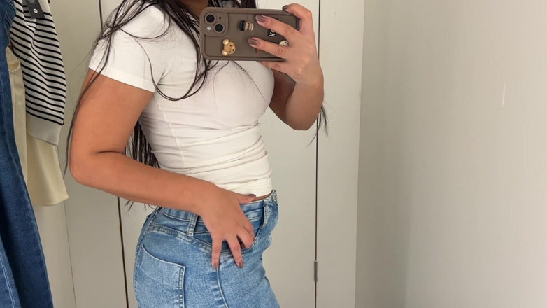 Angel Brazil: Girl Was Touching Herself in the Mall on the East...