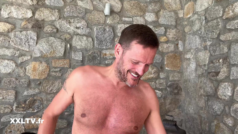 XXLTVFR: Wilde orgie in een villa in Mykonos