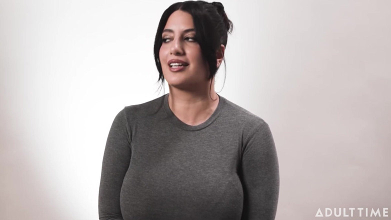 Adult Time Podcast: Sarah Arab tiene su mejor org*sm todos los días | Entrevista...