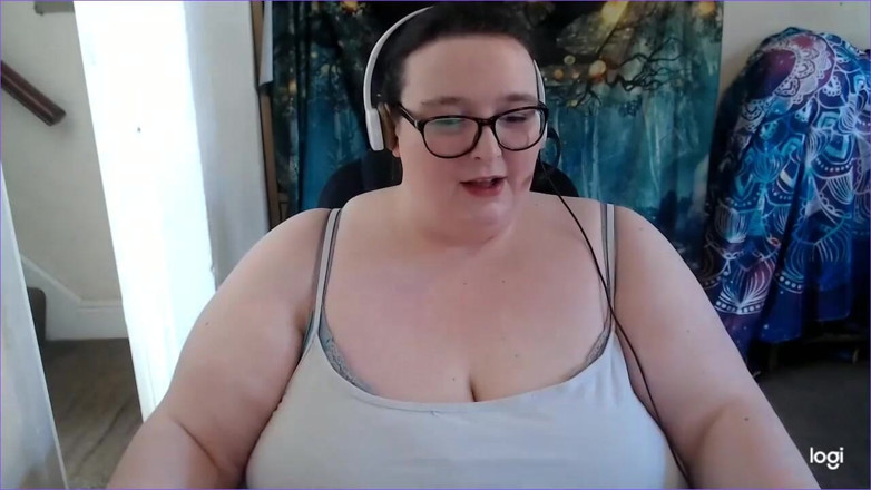 SSBBWLadyBrads: More donuts please boss