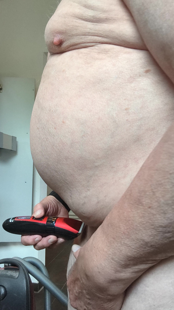 Karlchengeil: Shave and Suck