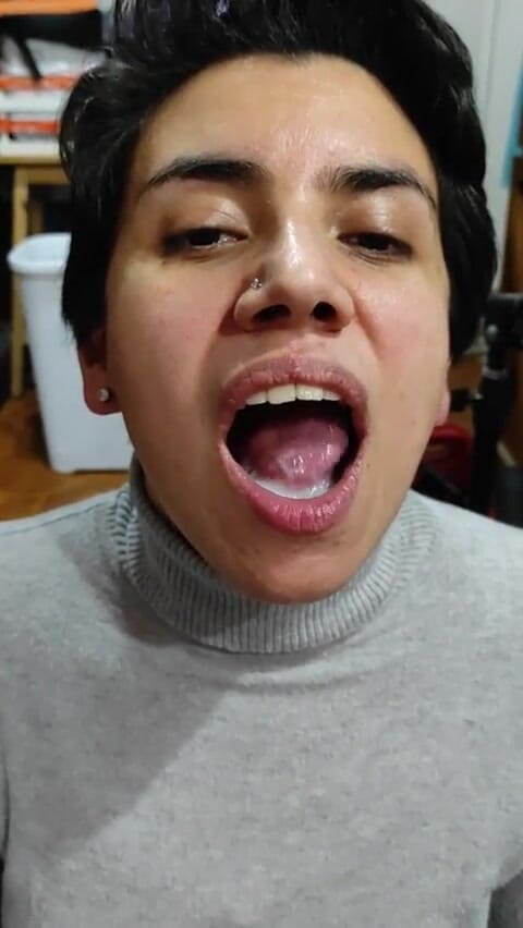 TheArtOfCum: 快！口爆，玩精液并吞下！