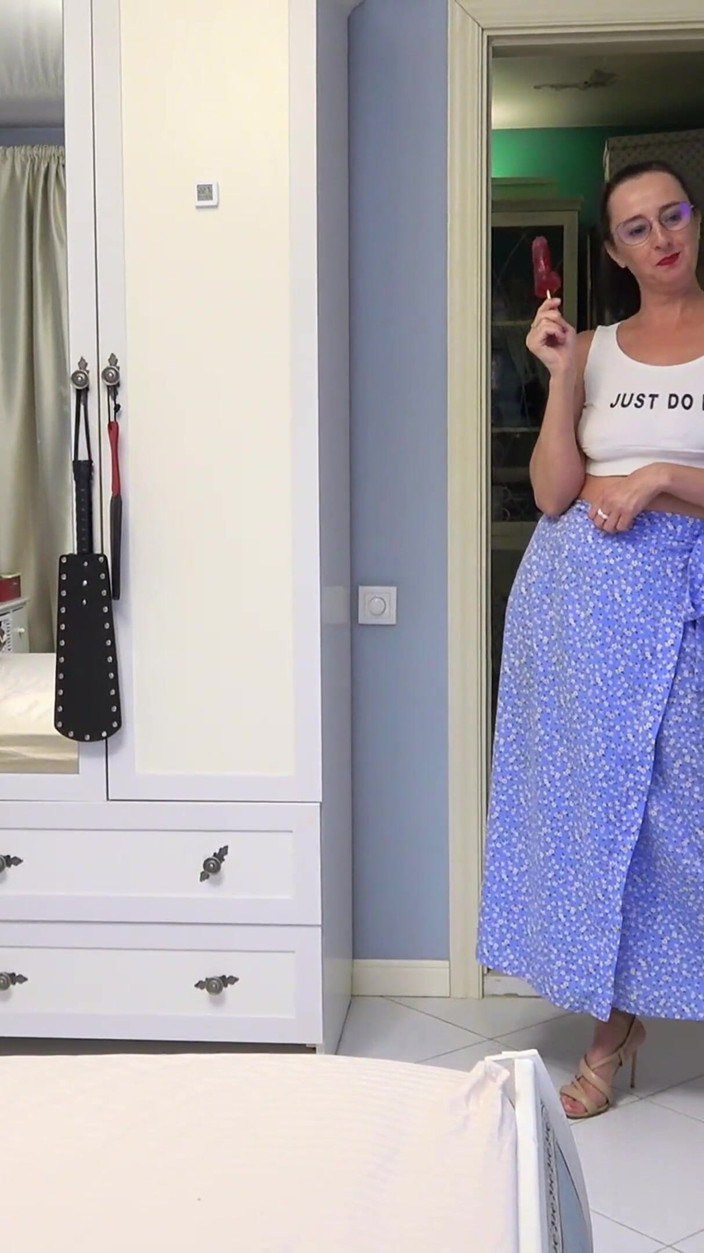 Jenny Extreme: Masturbacja Na Ogromnej Zabawce Erotycznej