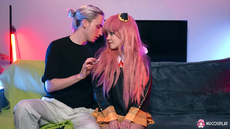 Nu Cosplay: khoobsoorat enime randi Rebecca Nikson ki bare land vaale larke...