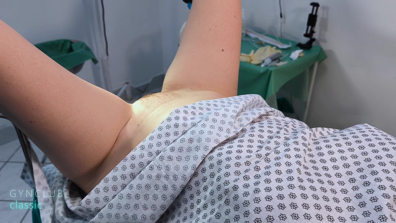 Medical fetish studio gynclub: Gyno桌子上的剃光