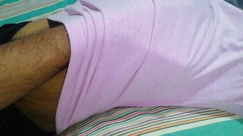 Sweety In Bed: baalon vaali jhaaridaar stanon vaali eshiyaee tivr seks se pahle...
