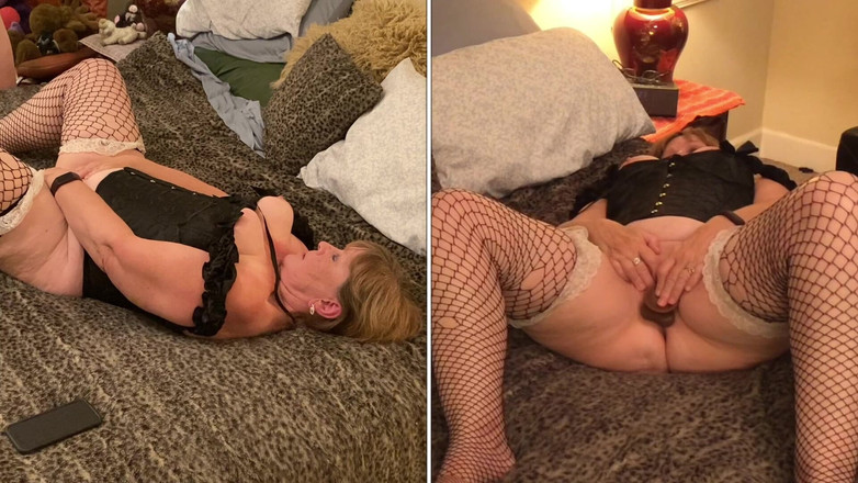 Carmen Angel: Nenek Carmen Angel dildo dan mubaligh dikongkek hingga orgasme