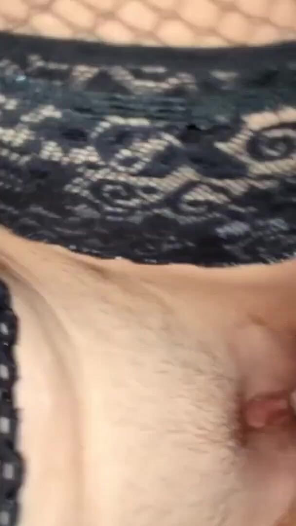 Cumdrinking Wife: Inseminováno 20krát během 2 hodin v kině
