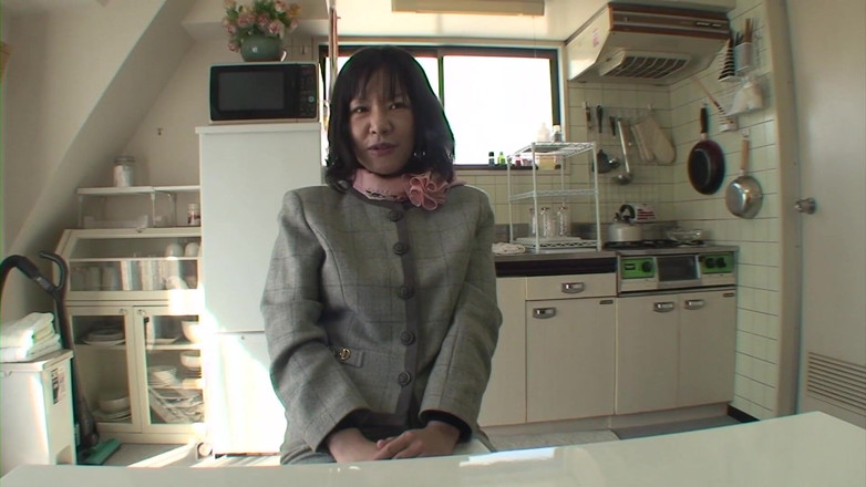 Asiatiques: Asian milf does her csting for bigrolle