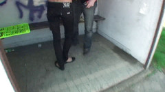 Hot Euro Girls: Vyzvednutá hnědovlasá teenagerka kouří a jezdí na dvou ptácích