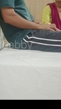 Cikgu mencium pelajarnya dengan keseronokan