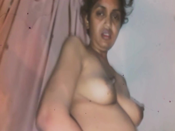 Tina Baby: Chupando peitos de Tina Baby