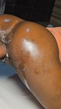 Un cazzo così appassionato che lei si ciuccia e viene molte volte