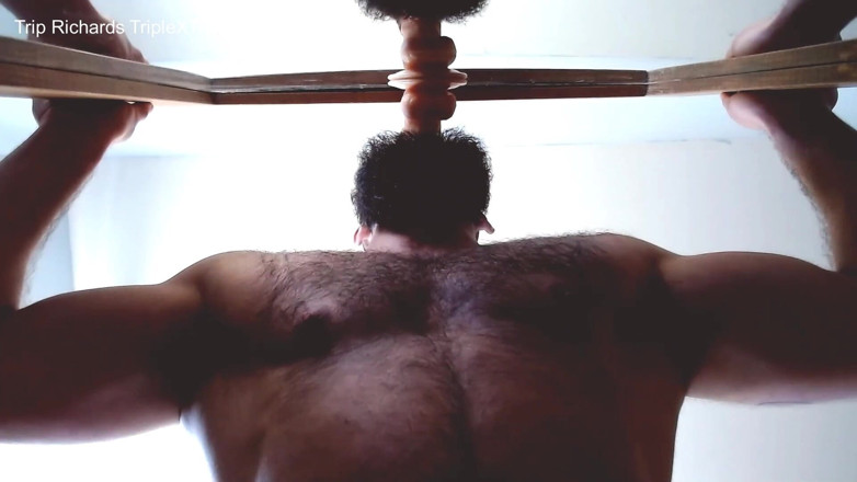 TripleXTransMan: Garganta profunda e engasgos, fodendo com um buraco no espelho