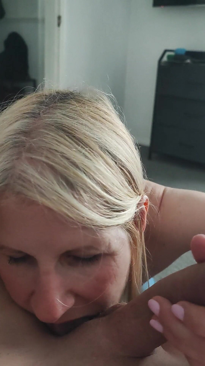 Britishmilf: VEDERE LA PERSOANA 1 cu muie și vorbe murdare