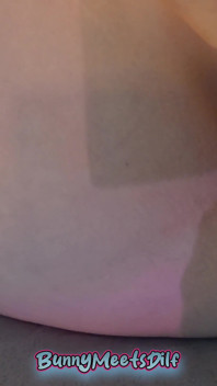 POV: Olizuje Mě a Zároveň Prstí, Dokud Se Neudělám Třesoucí Se