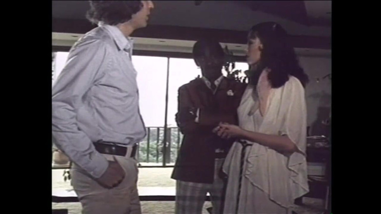 Vintage Usa: Jovem peituda vintage menina fodida e gozada na bunda dela...