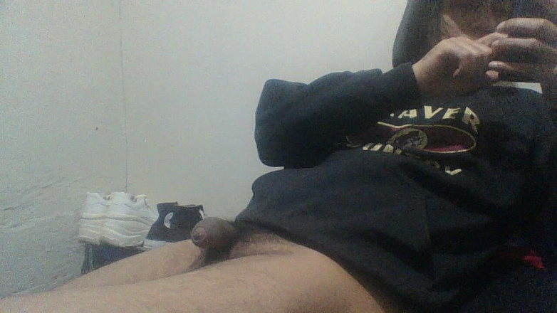 AlexAlejandro13: Ich mag es, beim Pornoschauen sehr morbide zu sein