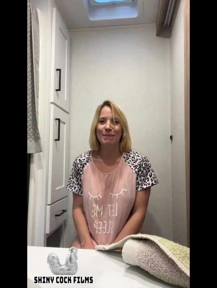 Jane Cane: Watch me pee
