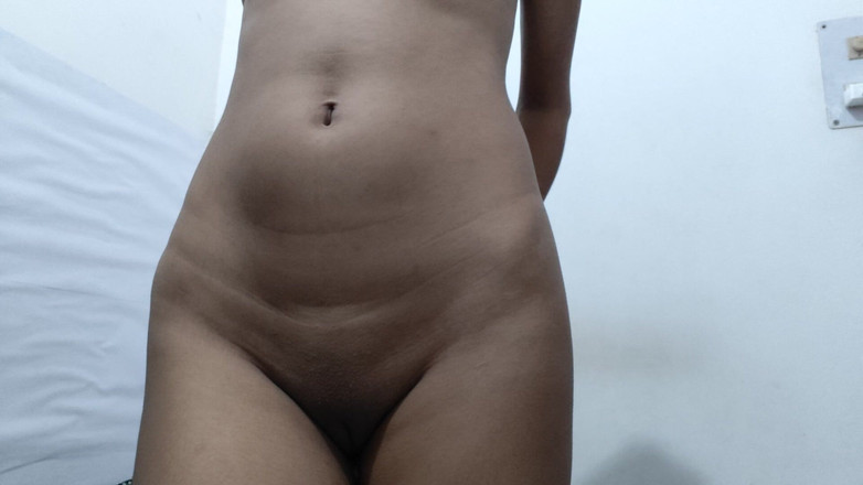 desigirl93: Fofa menina indiana Priyanka mostrando seu suco na buceta Menina...