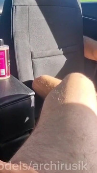 Uno Sconosciuto Monello Mi Ha Scopato Sul Lato Della Strada Con Il Suo Grosso Cazzo E Il Suo Sperma Caldo!