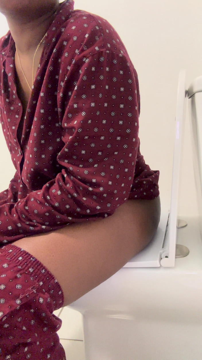 African Fart Queen: Toilet Kentut