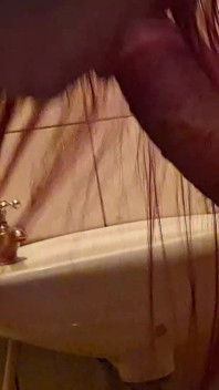 Ma Femme Va Seule Voir Des Films Porno, Baise Des Inconnus Sans Préservatif Et Se Fait Éjaculer Dans La Bouche!
