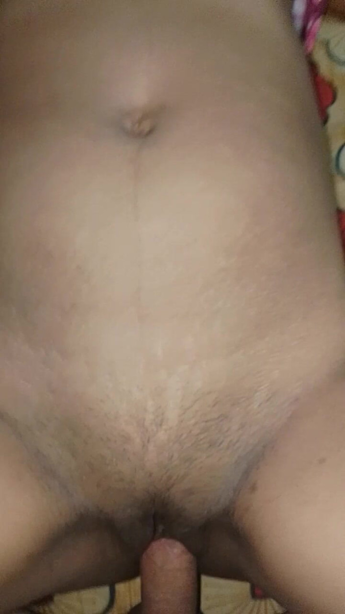 AshaDevi88: La figliastra della vicina di casa viene scopata con il...
