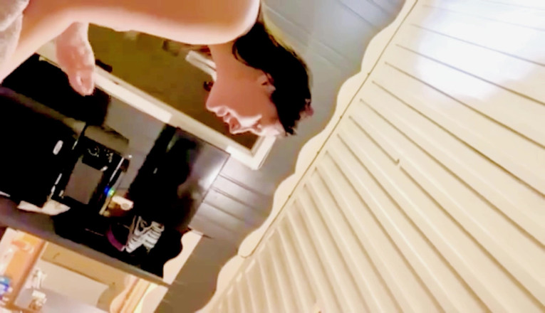 Gonna make you squirt: Я вкусив яйця свого фотографа 55 м, дражнячи його, облизуючи його яйця і граючи з його величезним членом