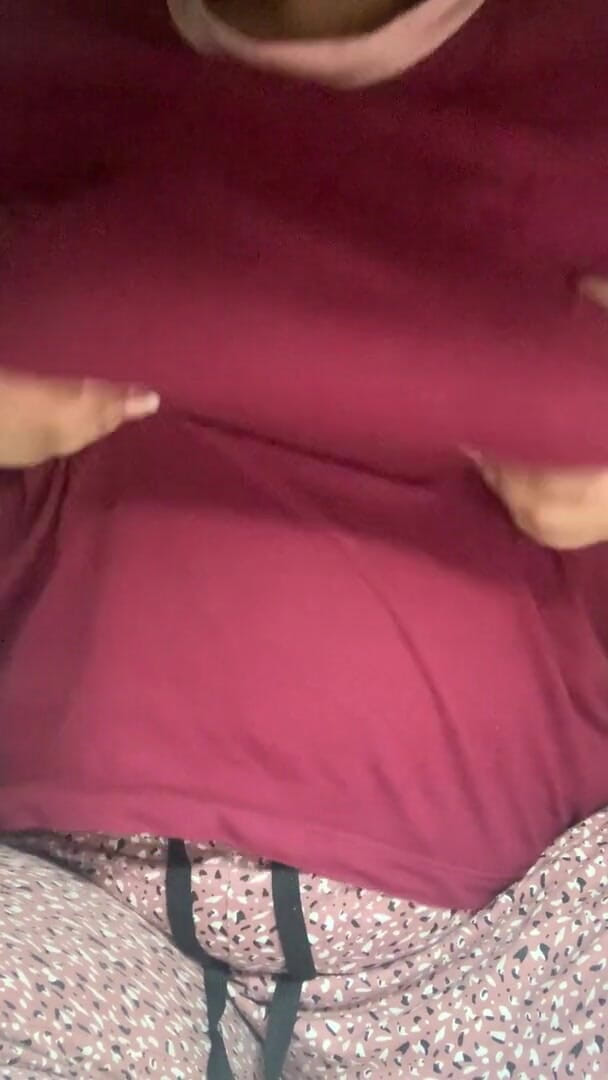 Naughty Priyanka: 宿舍房间里的饥渴女孩