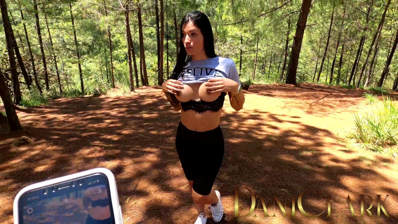DaniClark: Un oral de ma copine dans la forêt