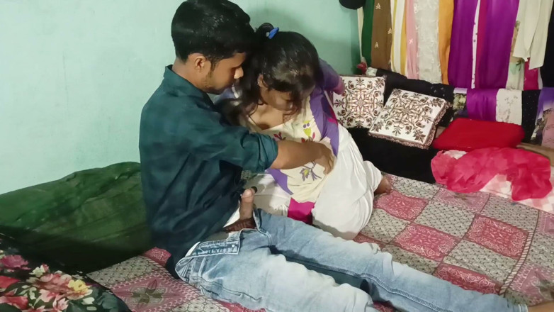Amina begum: Indian Assamese Girl Posay Sex Video