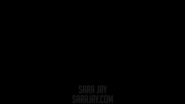 Sara Jay: Orta yaşlı seksi patron bayan Sara Jay iyi bir yarak...