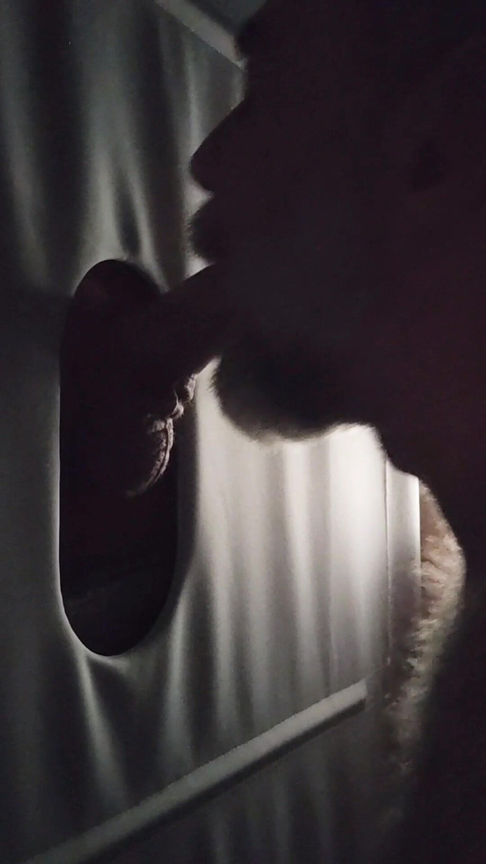 JackvanDean: Berjanggut di Gloryhole