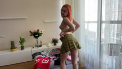 Sheryl X Sinclair: Zkuste si Sukně Haul. Nahé oblékání.