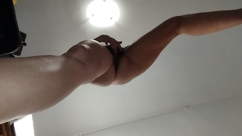 Amateur_MS: Amateur-ehefrau Masturbiert Mit Den Fingern in Der Muschi Bis Zum...