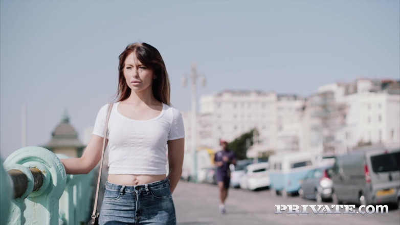 PrivateBlack: Chelsea Ellis, siyah adamla ateşli bir ırklararası sikişte ilk kez