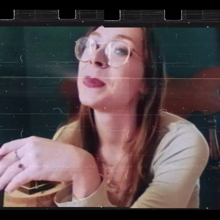 MistressThrope: Jste připraveni na tiché kouření sexy Domme vypadá přirozeně? 