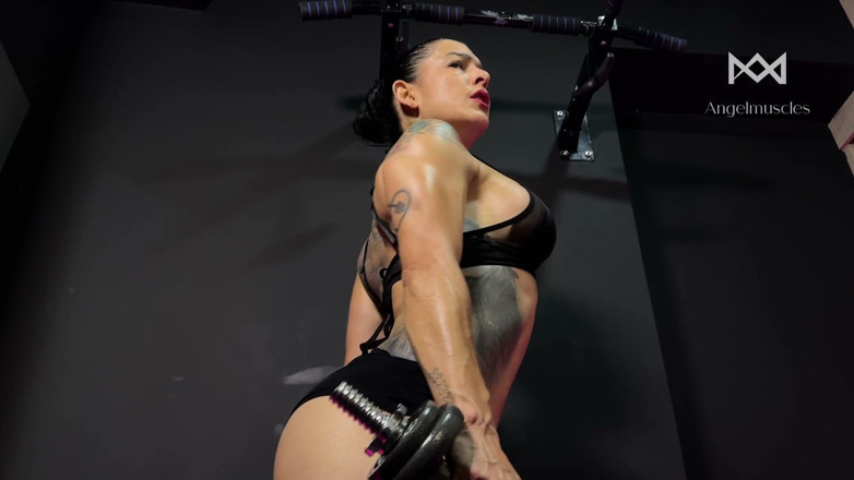 Angelmuscles: Latihan dominan bisep pertumbuhan otot yang kuat dari bawah