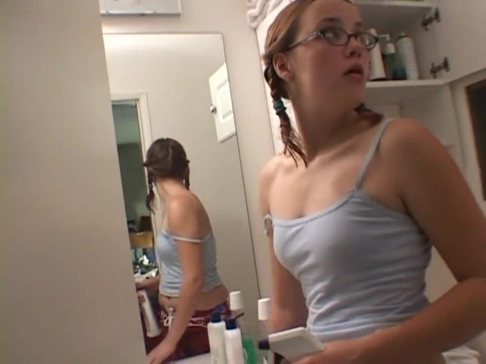 XTime Vod: Lesbians sex in household     ( Full original movie.)